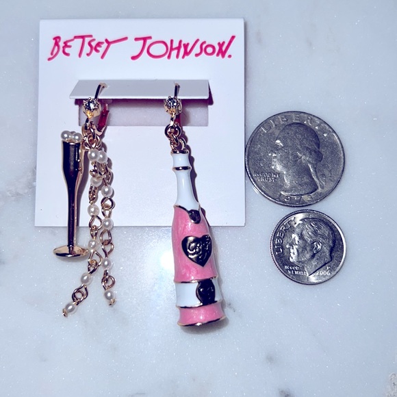 New Betsey Johnson Champagne Mismatch Linear Earrings - Picture 8 of 9
